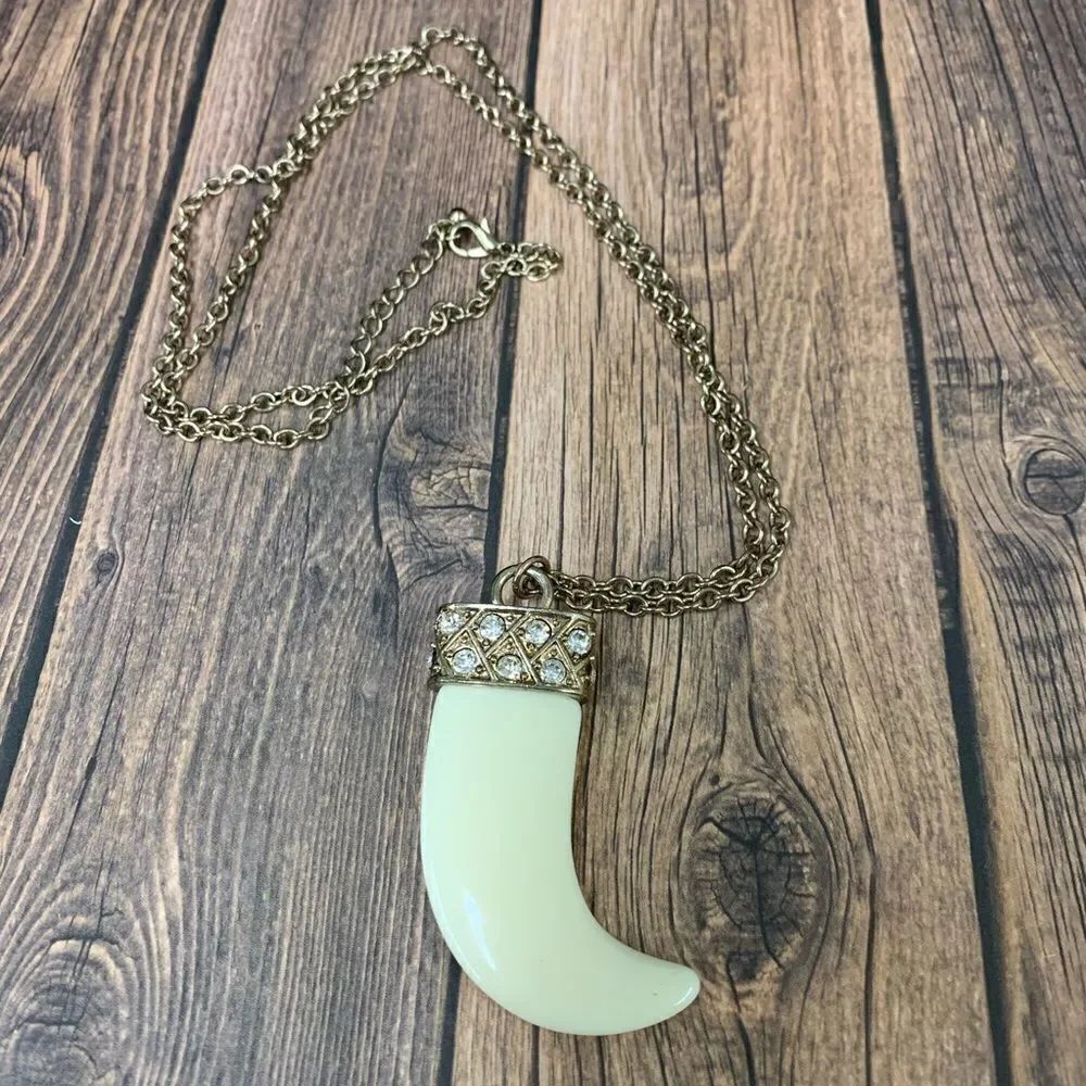 Gold tone Horn Necklace‎